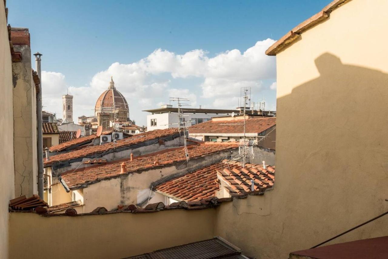 Romantico Attichino Con Terrazzo Vista Duomo !! Apartment Florence Exterior photo